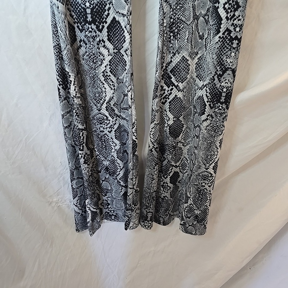Three Bird Nest Python Bell Bottom Pants Womens Size S NWT Black Gray - Picture 3 of 12